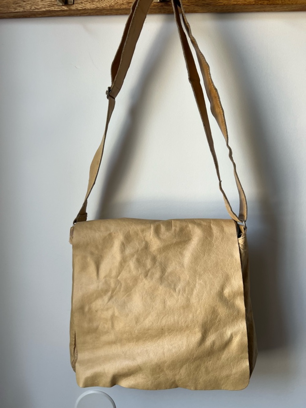ROOTS Genuine Leather Tan Crossbody Messenger Bag Tote Purse - MADE IN CANADA